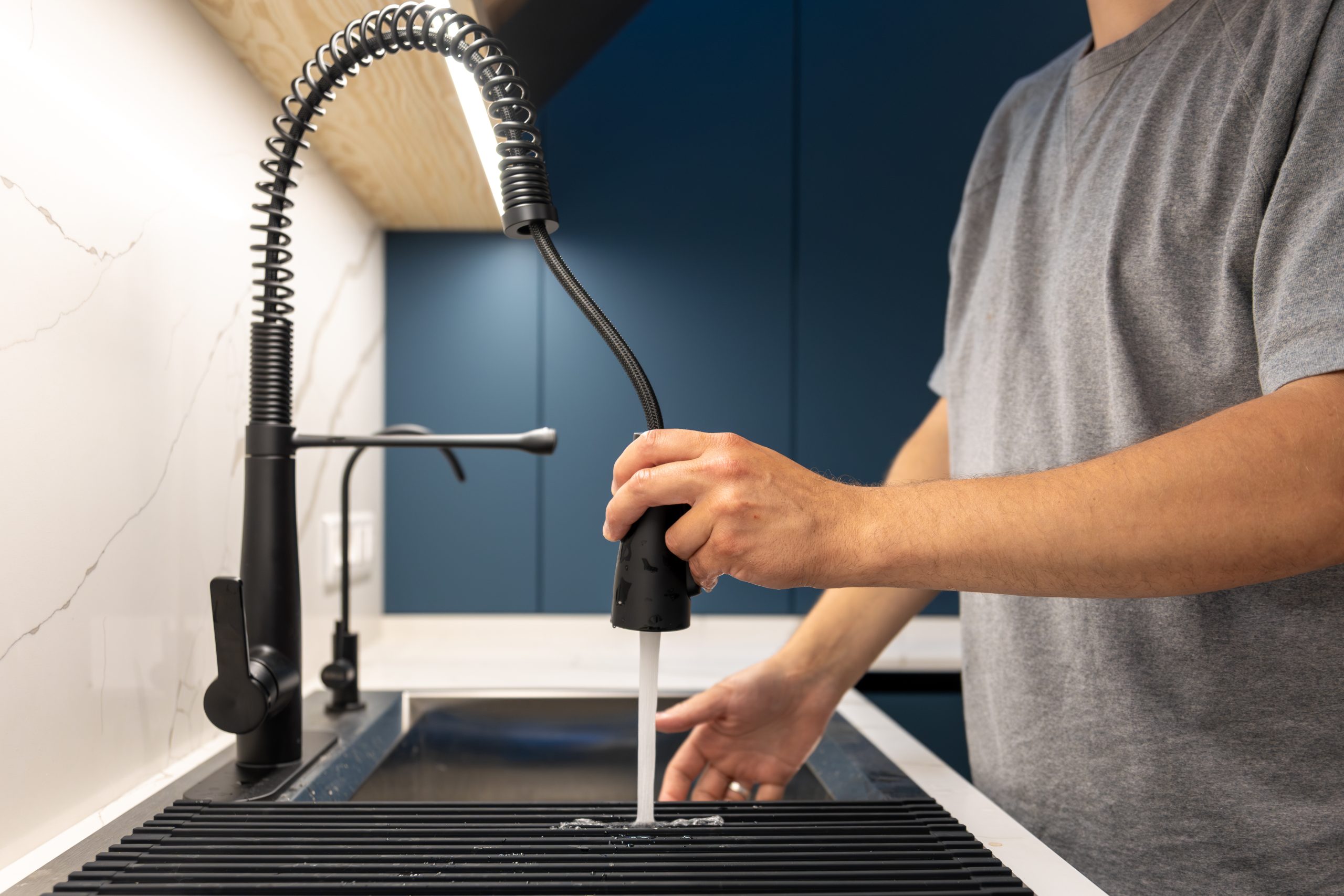 Replace Sink / Basin / Cistern flexible hose